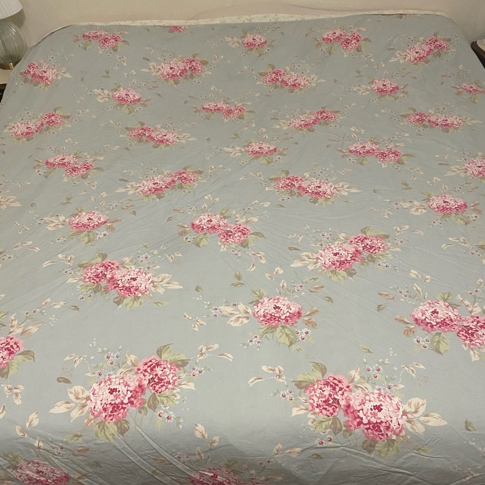 Shabby chic full/queen duvet and 2 standard shams